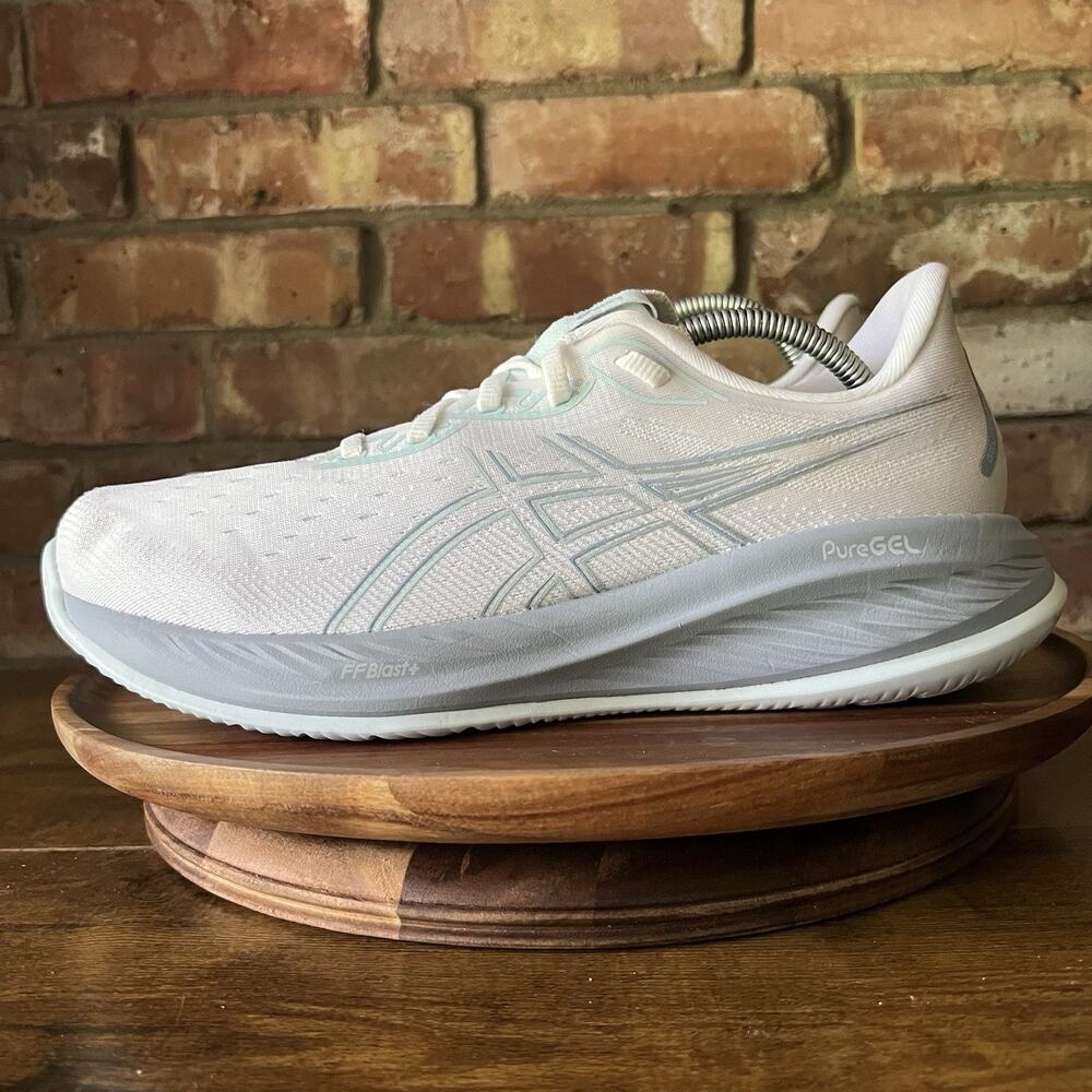 Asics Gel Cumulus 26 Mens 11 Gray White Max Cushioned Running Shoes Sneakers